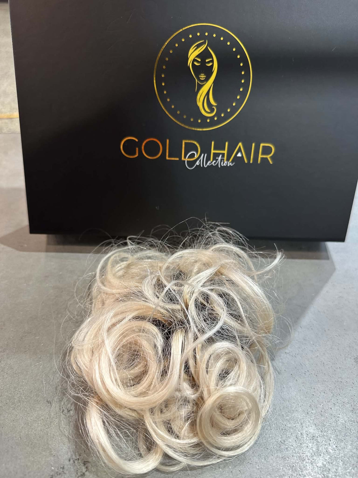 Kylie Dark Root human hair scrunchie in blonde with dark root – 100% human hair | Salon Gold Hair