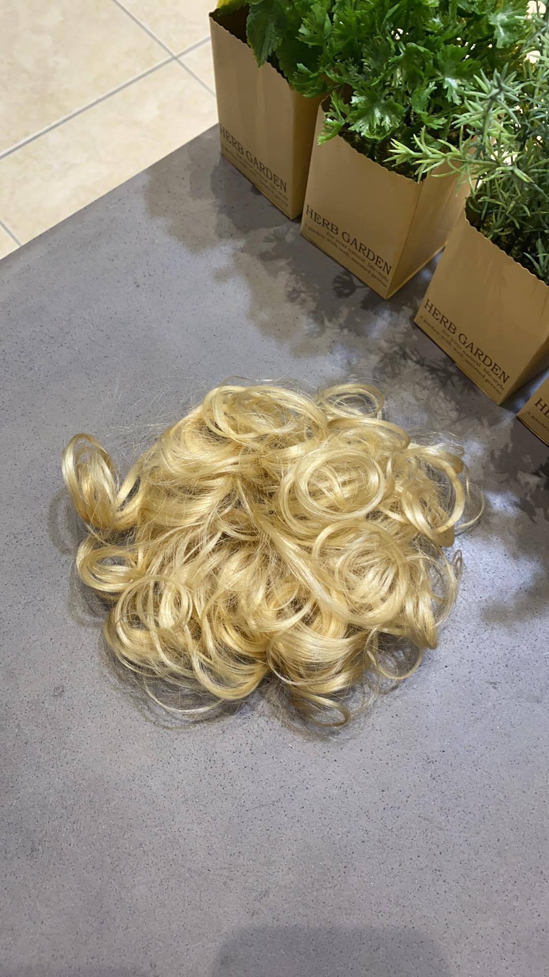Monroe human hair scrunchie in golden blonde – 100% human hair | Salon Gold Hair