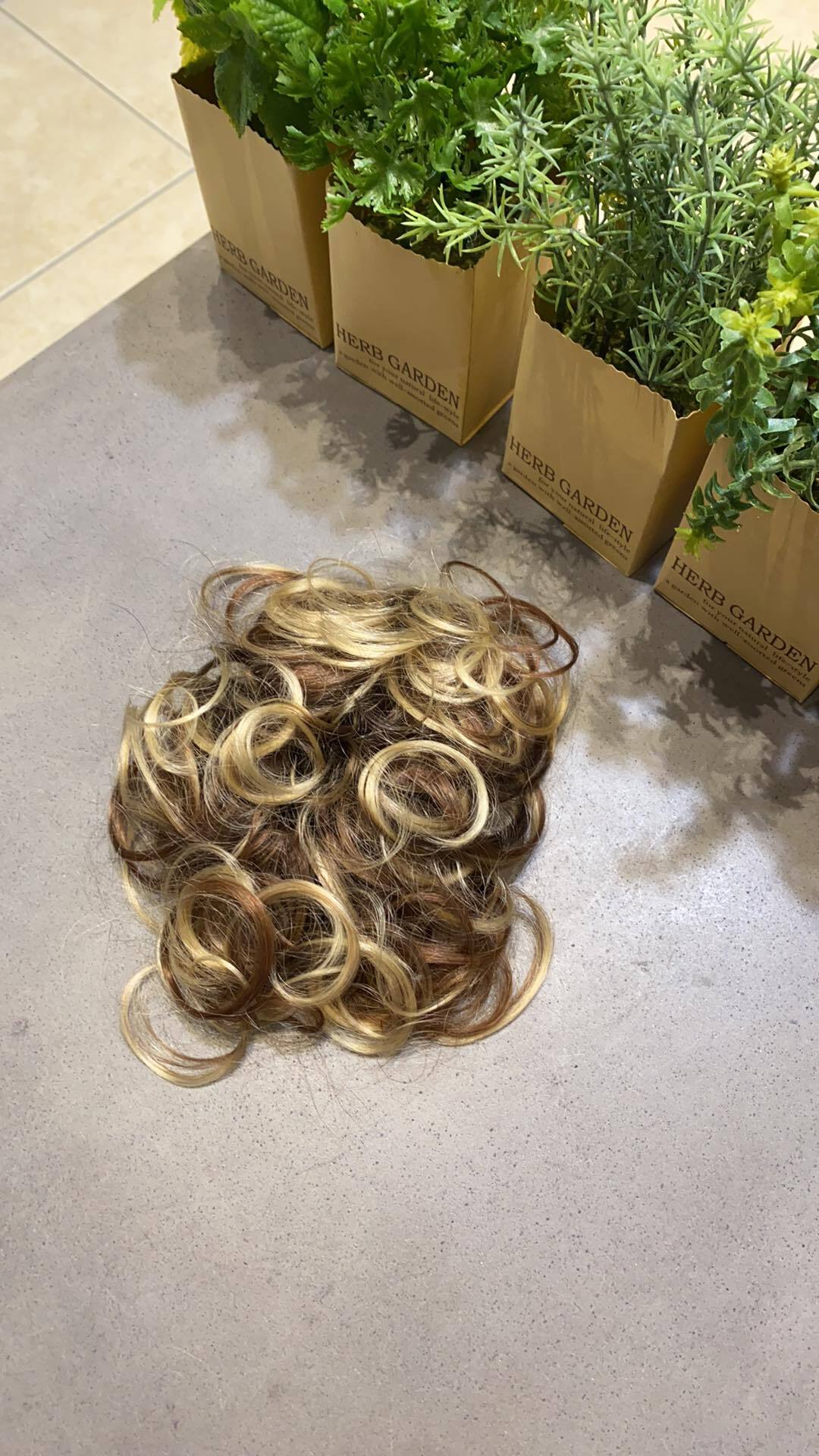 Wisdom human hair scrunchie in brown with blonde highlights – 100% human hair | Salon Gold Hair